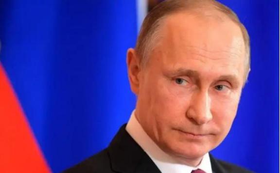 俄罗斯向中国发出了最高级别的“生存预警”！普京用两年被西方“扒皮抽筋”的惨痛代价