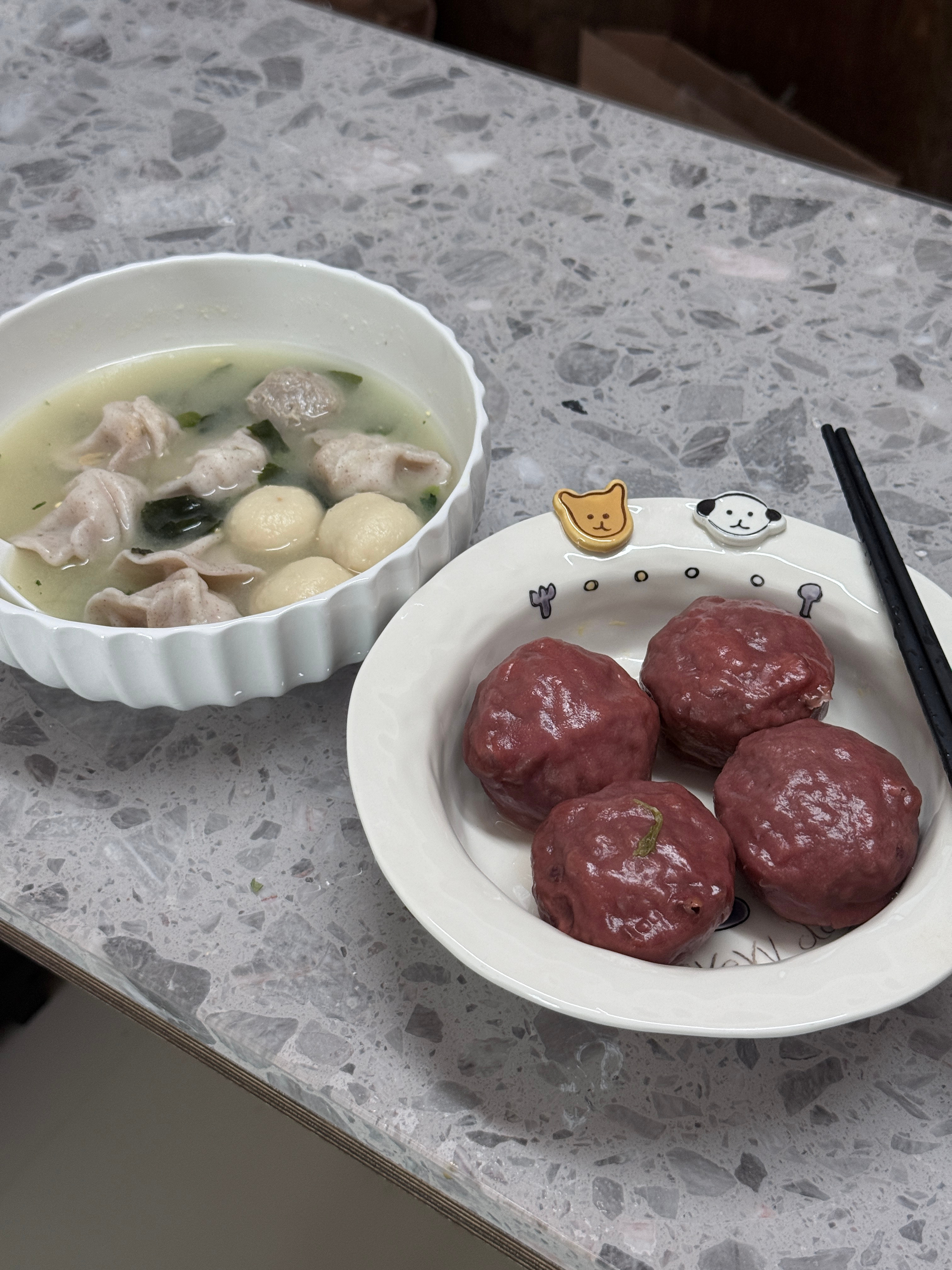 吃腻了酒店自助和外卖 在家吃个半预制速冻餐也觉得蛮健康的