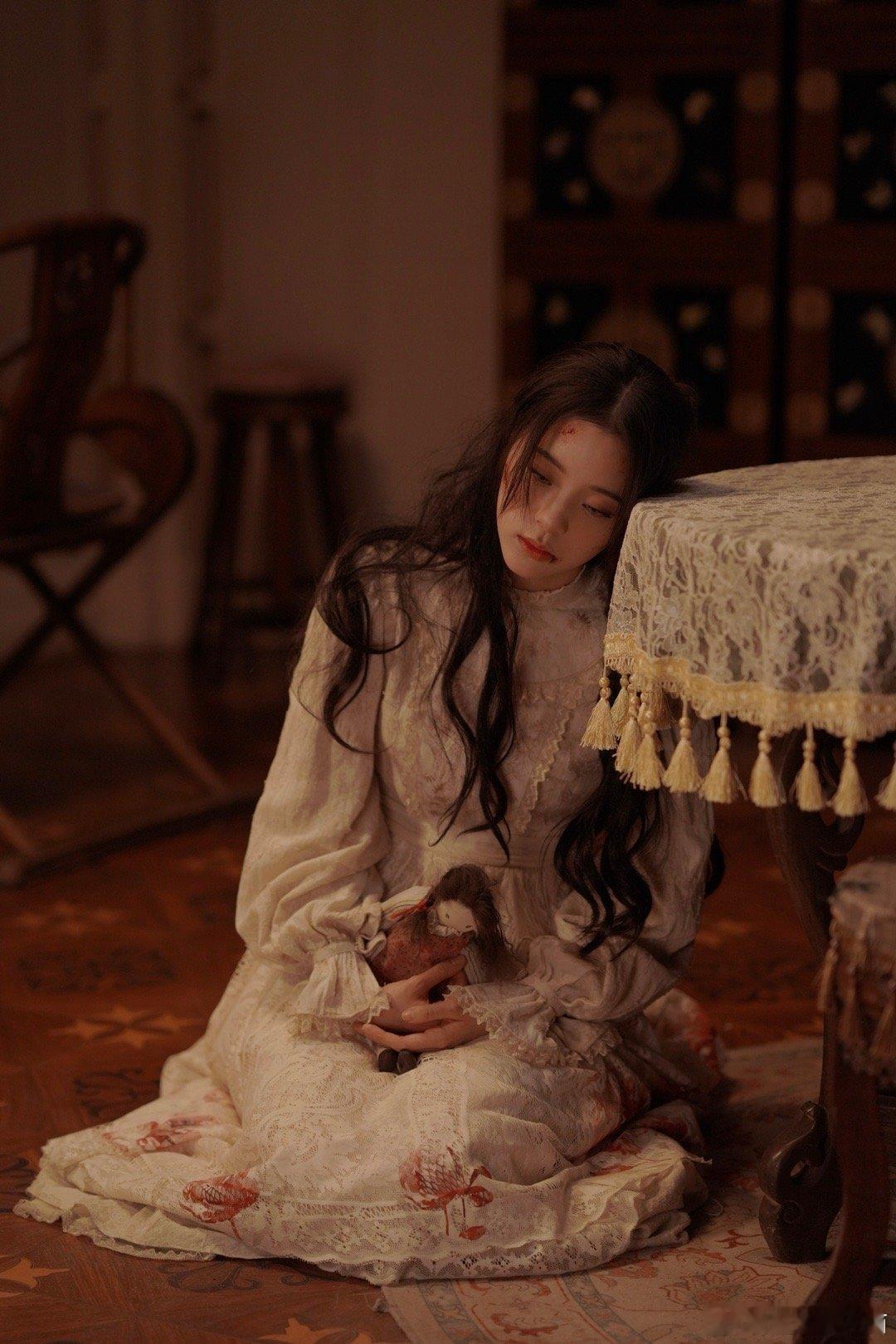 #欧阳娜娜新剧松死感# 在新剧里，欧阳娜娜的演技真的是松弛自然，每个细节都拿捏得