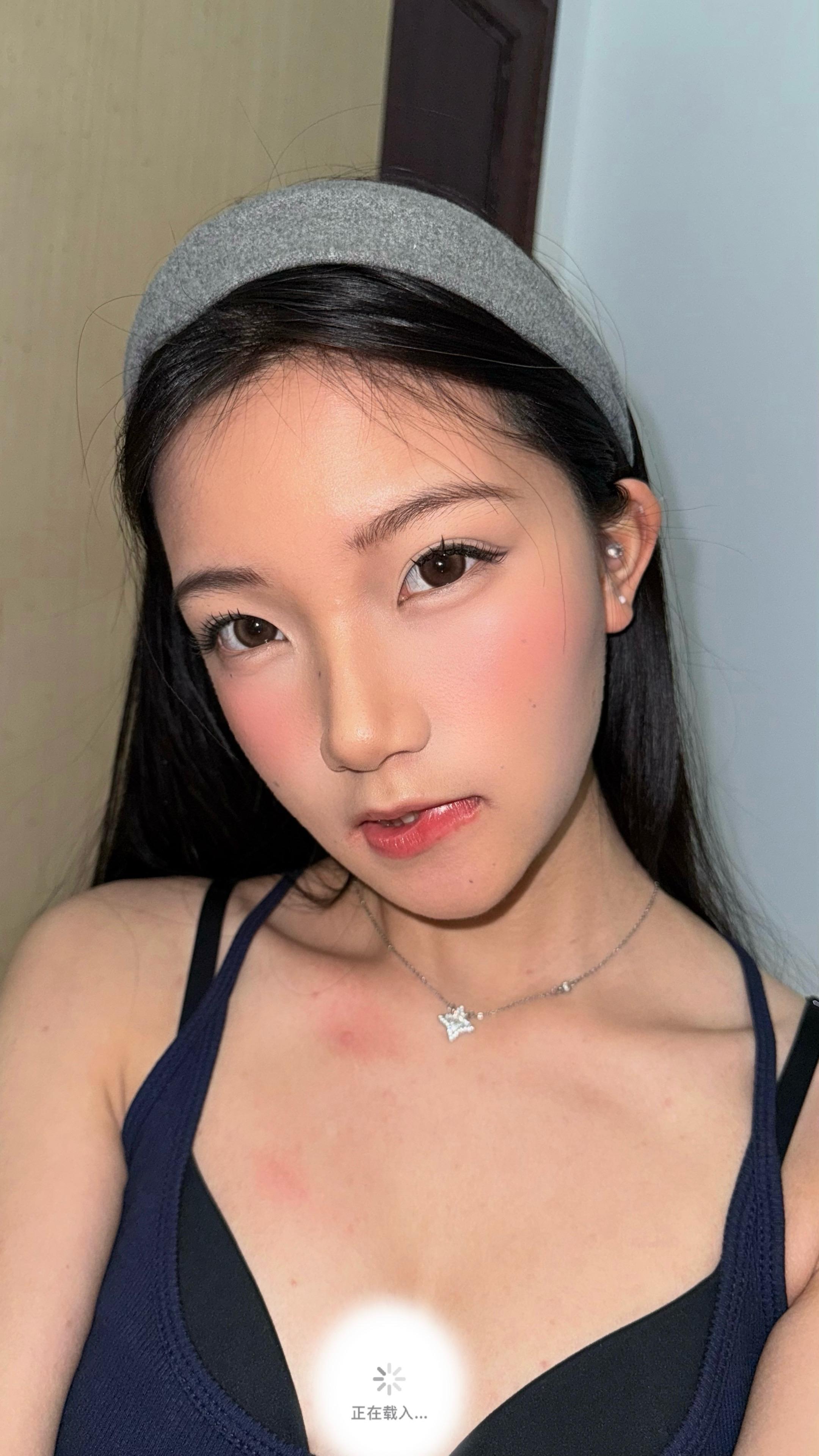 没理由不化亚裔妆😝