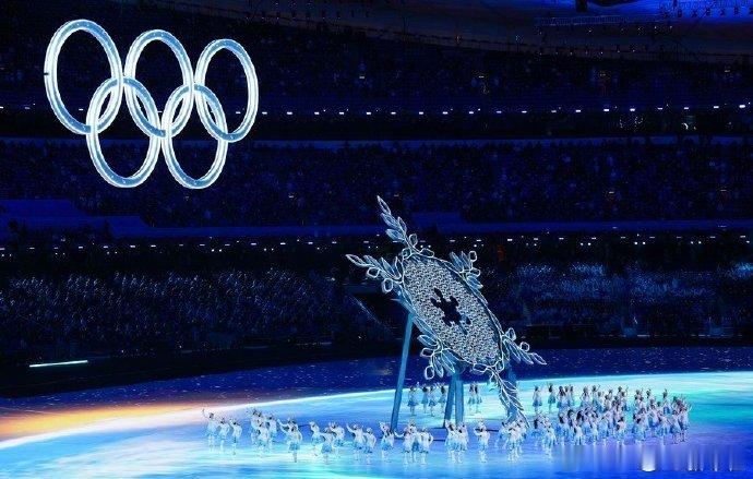 北京奥运会、冬奥会开幕式的盛况还历历在目，#双奥导演张艺谋又来了#！今日巴黎奥运