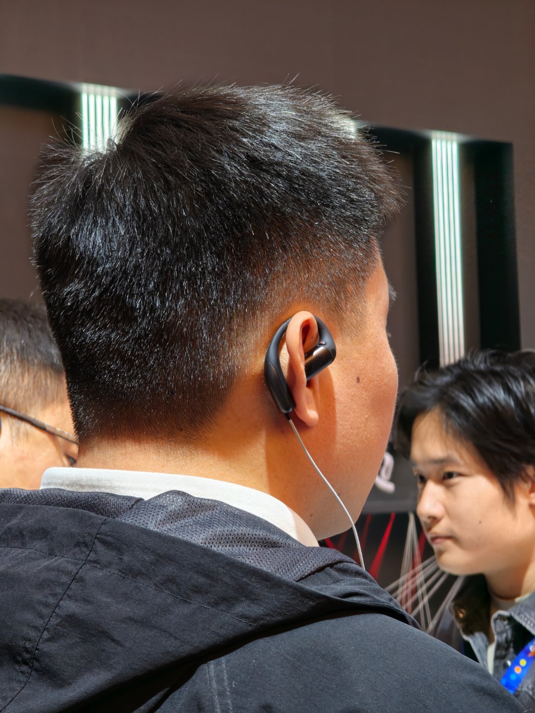 awe2026 闪现到韶音展台了，我这几天出差带的也是OPENFIT Pro，效