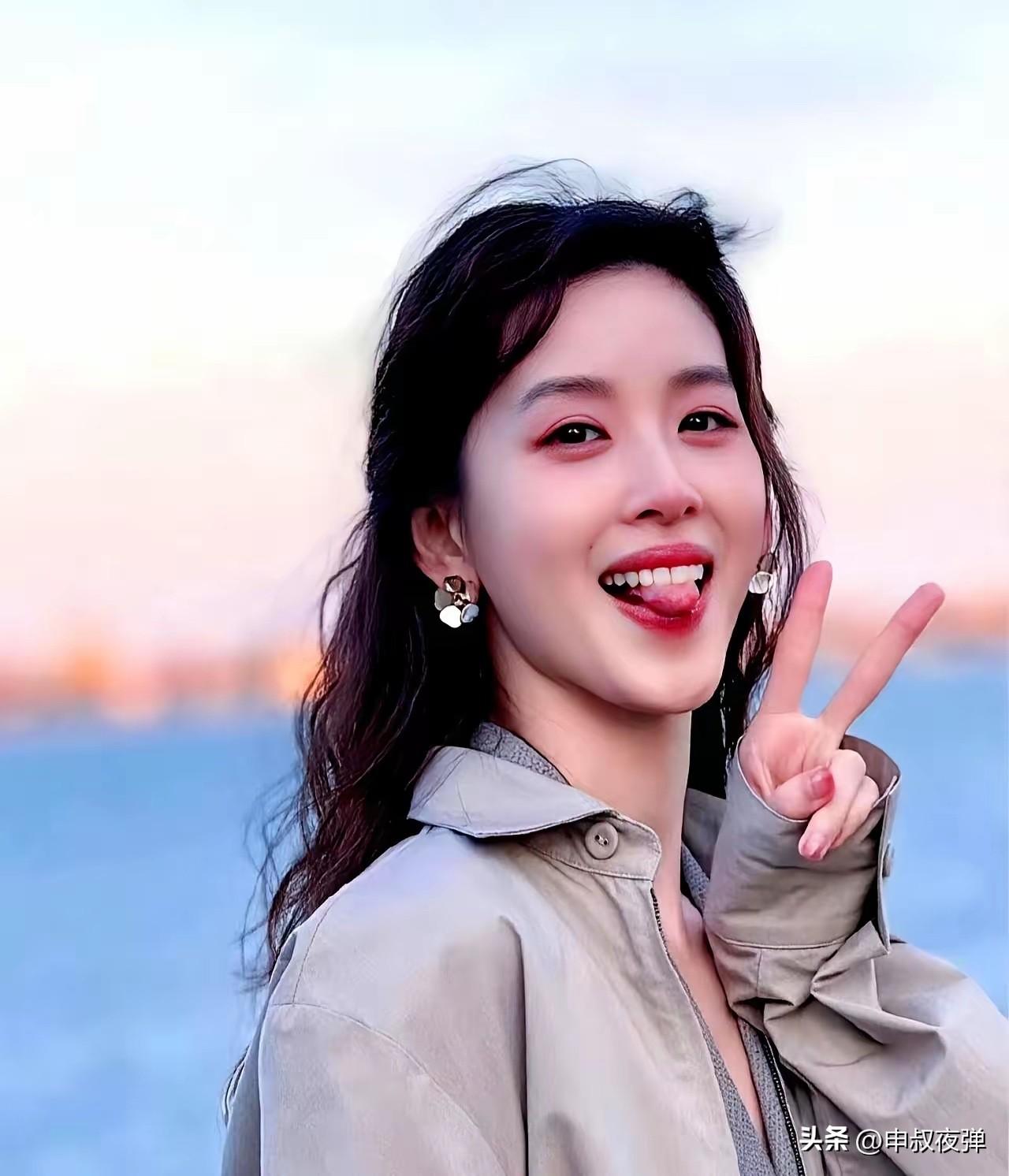 章泽天做点事公开露面一堆人批评。其实有啥了？刘强东也好章泽天也好和普通人没区别，