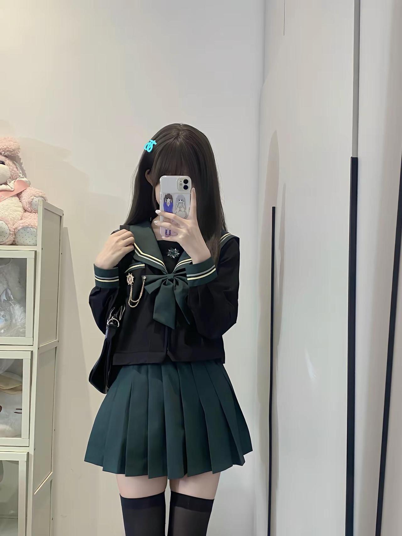 好显白。水手服