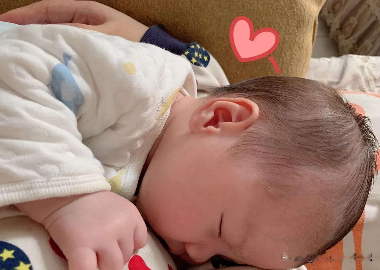 老公出差前偷偷准备了一份小礼物，让老婆直呼太贴心了。

得知老公又被公司安排需要