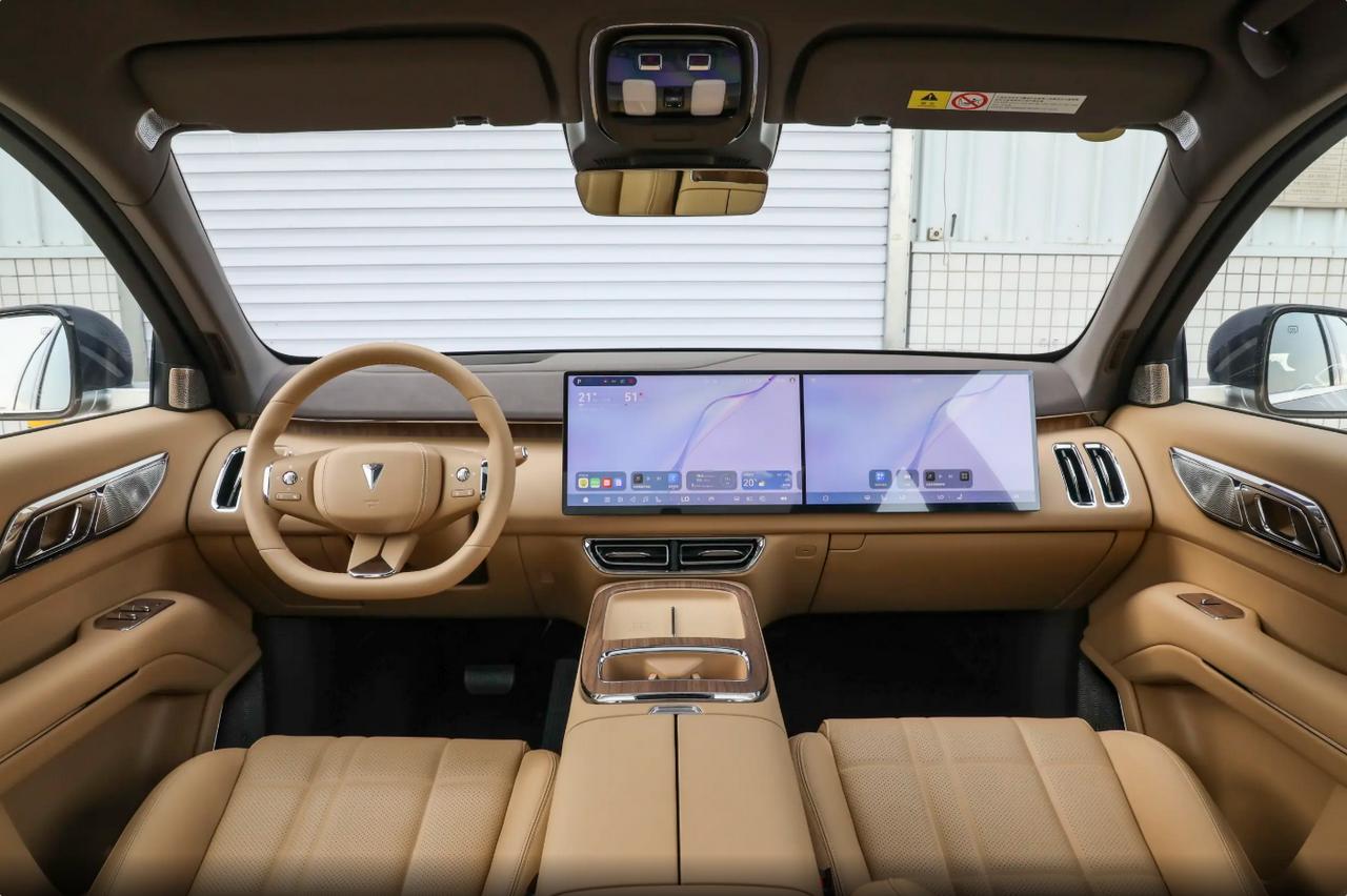 买车和卖车的见了，都直摇头。但这份落魄，还得再忍忍。

深蓝S09销量连续两个月