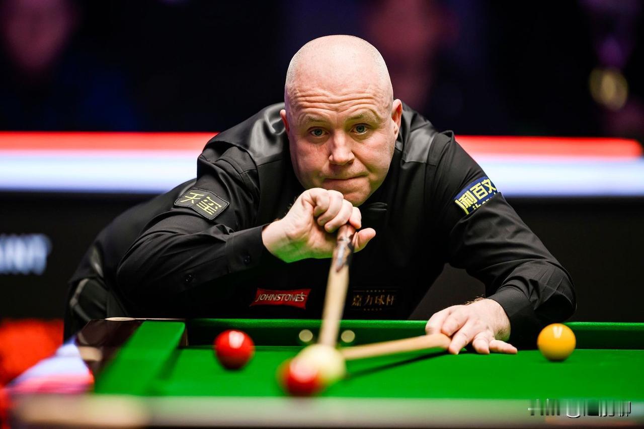 希金斯是斯诺克大师赛历史上真正的大师，从95年开始连续32次参赛，谁也不曾达到这