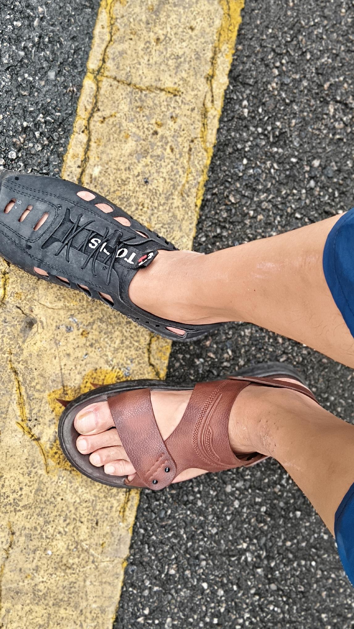 都是手机惹的祸:害我脚穿公母鞋
夏日生活随记
生物钟很准时，与所有上班族一样，每