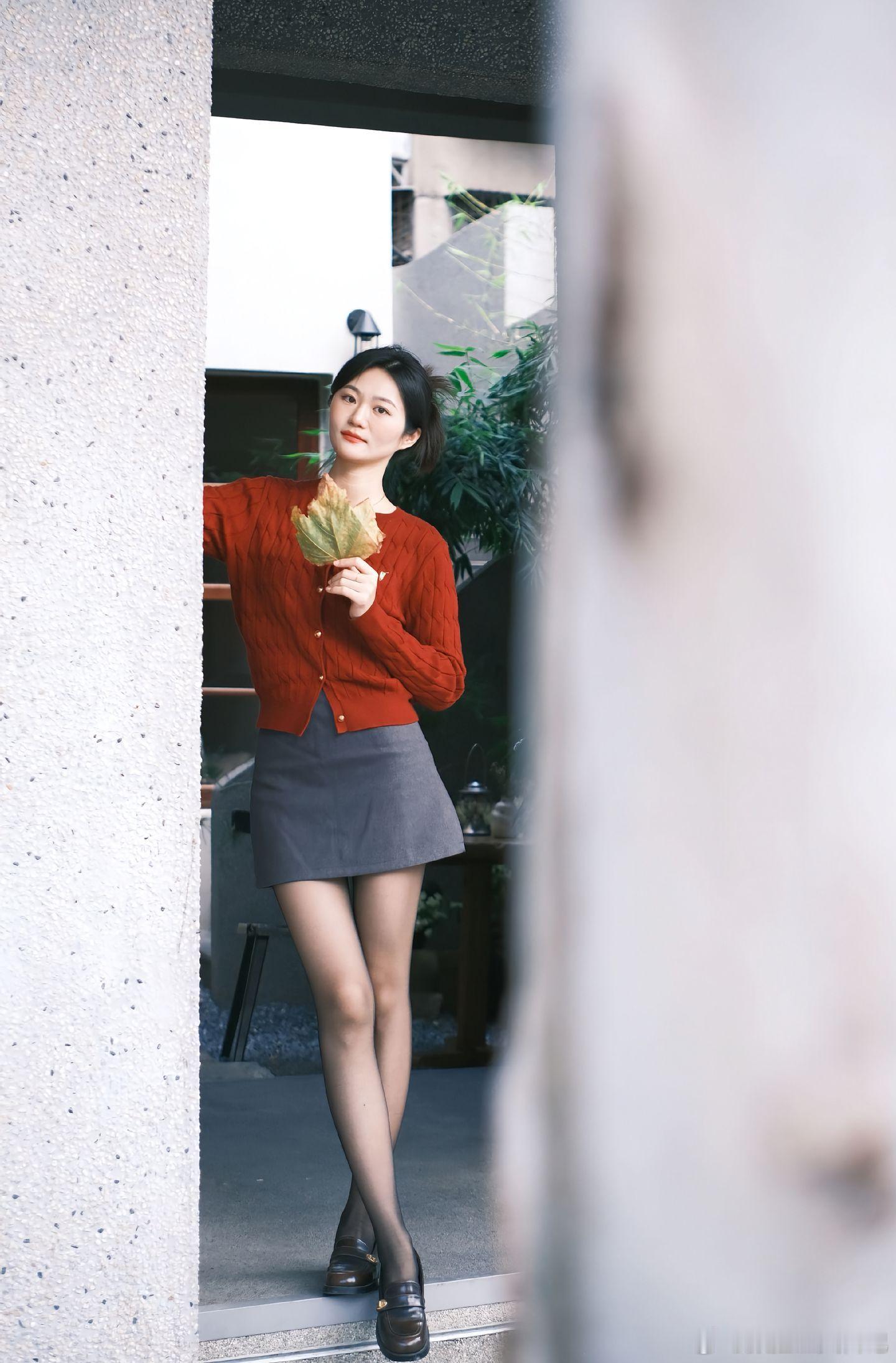 街拍 朴素的女孩美女绘梦长廊