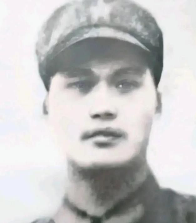 1979年，郑宏余被七八名越军包围，越军见他只有一个人，就喊话让他投降，郑宏余听