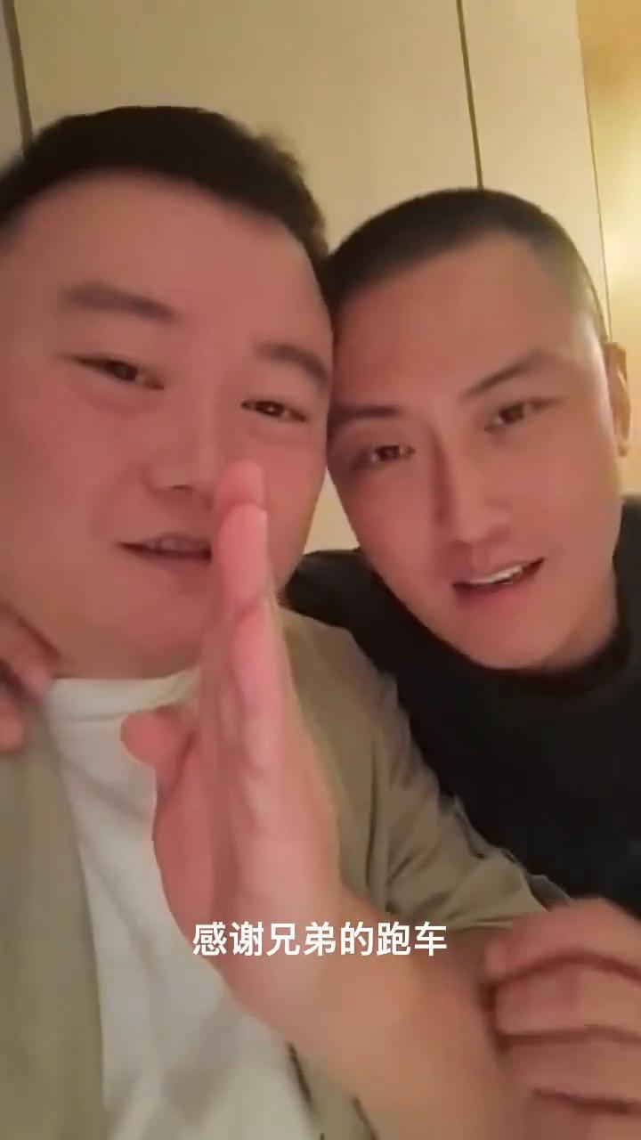 兄弟们你等会，陈总可能在直播间。一星哥是男一号，大飞哥是男二号，我是男四号。今天