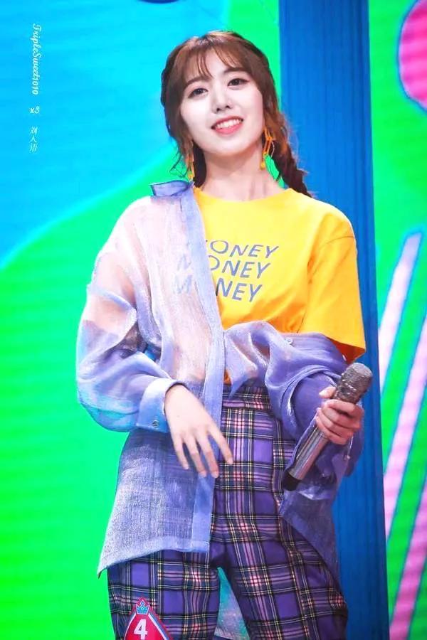 曾经参加过《创造101》的高秋梓：我一个月工作20天赚70万根本不够，我真的很穷