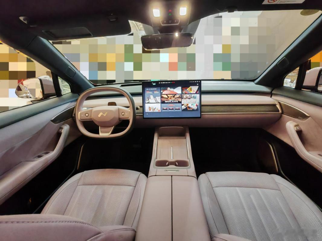 乐道L60销售反馈：1，卖得最多的配置是60kMh后驱版，续航560km，指导价