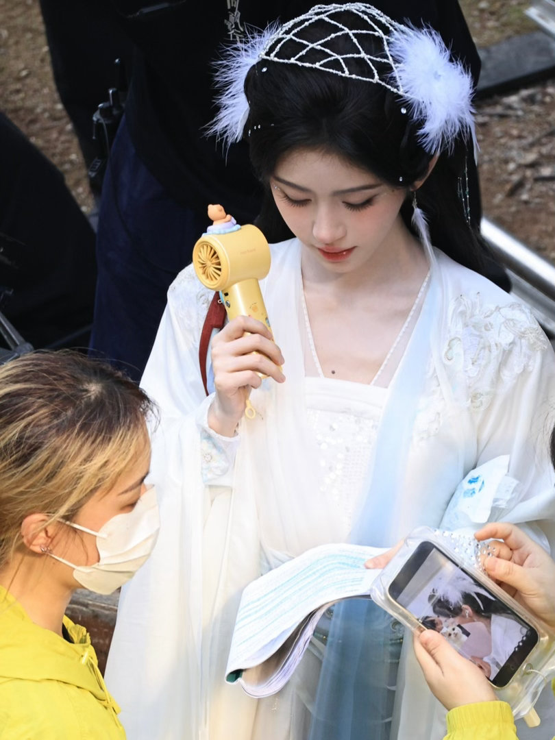 🍊💙鞠婧祎苏绿夏 🍊💙鞠婧祎  ♡ ⑅ +.追星 一种无解的爱.+ ⑅ 
