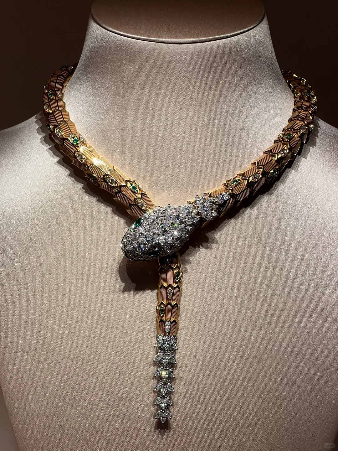 刘亦菲的眼光真的很绝‼️来看灵蛇🐍项链实物