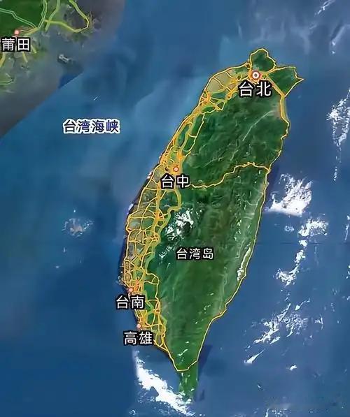 这一次，台海周边是真的紧起来了。

短短两天时间，多型战机、多艘军舰、公务船同步