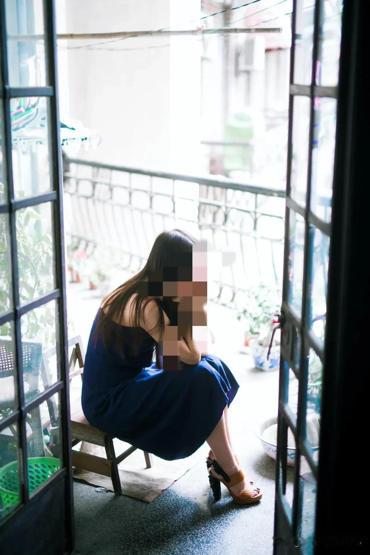 长沙刘女士说被女儿学校何老师性侵，染了HPV。警方说证据不够没立案，校方称是婚外