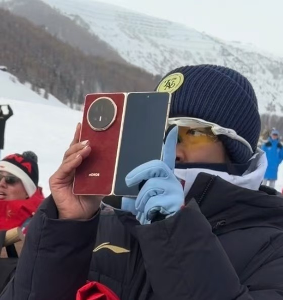 荣耀这次是真的不留余力了！官方预热视频直接把“满血”打在公屏上，核心配置也基本坐