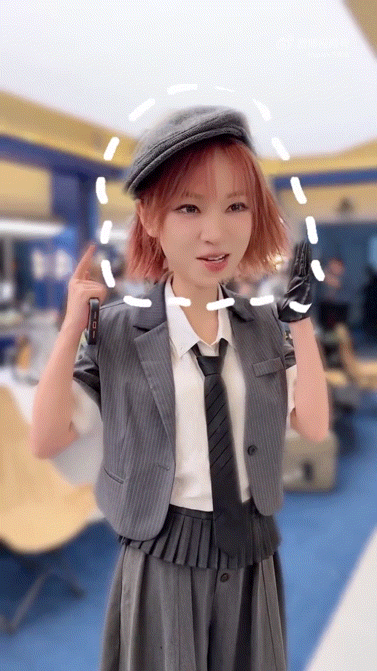 黄灿灿为防恶剪每天换发型 一天一个发型，七天不重样。黄灿灿：我看你怎么把不同天的