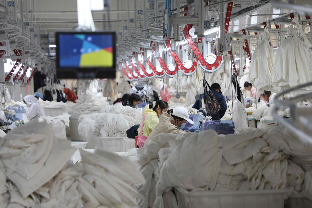 探访共青城服装小镇：“羽绒服之乡”的产业深耕与全球回响

今日探访共青城服装小镇