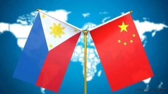 一位美籍华人发文表示：中国不要高看自己，连菲律宾这种小国都敢针对你们，而你们只能