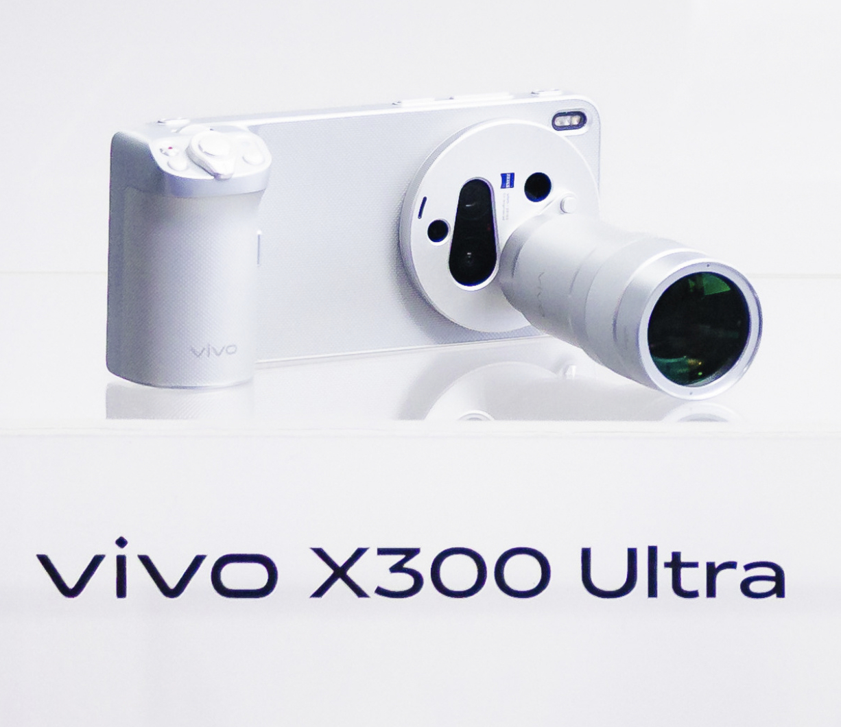 同学们，我又来冒死曝光vivo X300 Ultra了