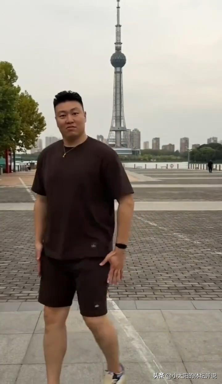 其实这“闪身步”也没啥好的呀！既不惊艳，也不美观，更没有什么强身强体的奇妙效果。