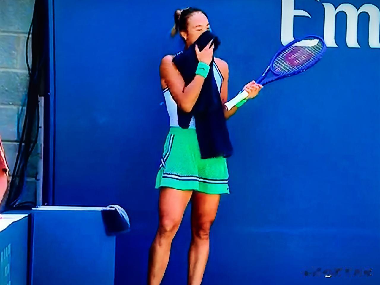 美网资格赛第二轮
郑钦文vs布雷尔🇫🇷
率先破发了3-1法国人
💪💪💪