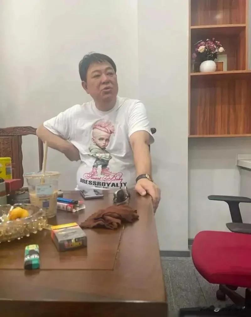 高亚麟不是一般的高明，太厉害了，不愧是老艺术家、知名制片人。

风波这么大，但他