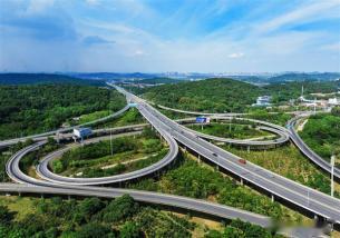 《草根春秋》系列位置： 参观太旧高速及其他
太旧高速公路是山西省的第一条高速公路
