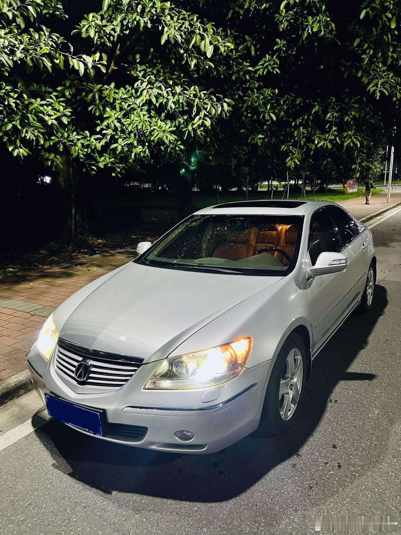 00后不懂的千禧浪漫！曾经落地80万的本田王，现在看来是又费油又跑不快啊[泪][