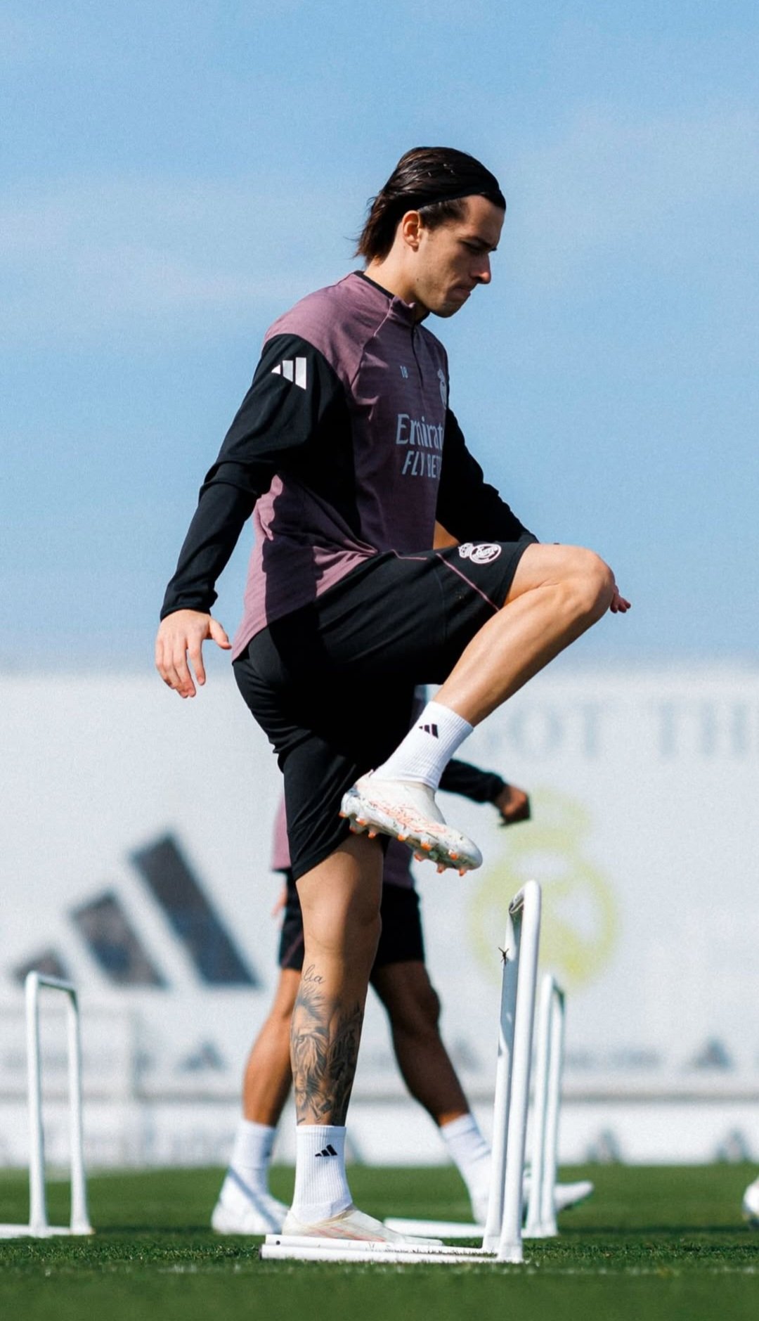 阿斯：卡雷拉斯预计将在对阵马竞的比赛中首发，他昨天完成了全部训练课程，他的状态1