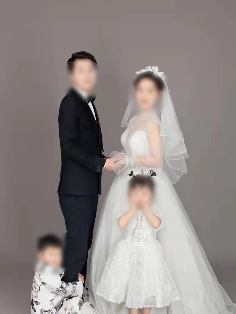 今天我们这栋楼有两宗喜事，也可以说是一宗，就是楼上的单亲女邻居和同1栋楼的单亲男