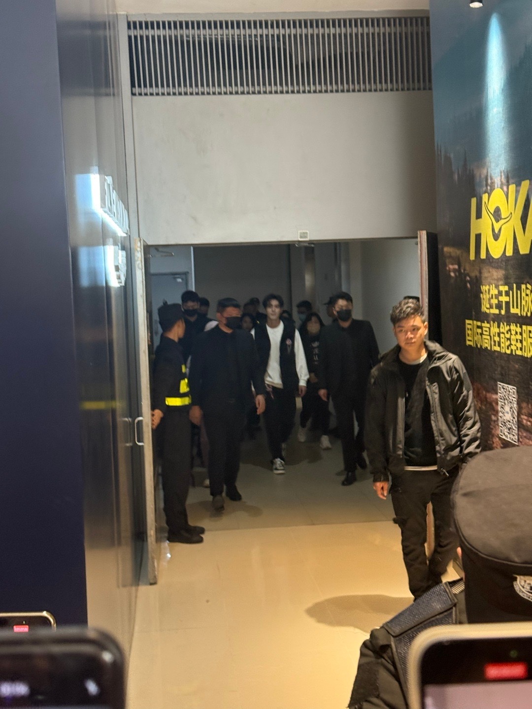 陈星旭成都  陈星旭现身成都商务活动，哥的状态是真的好！！快来查收今日份鲜活满满