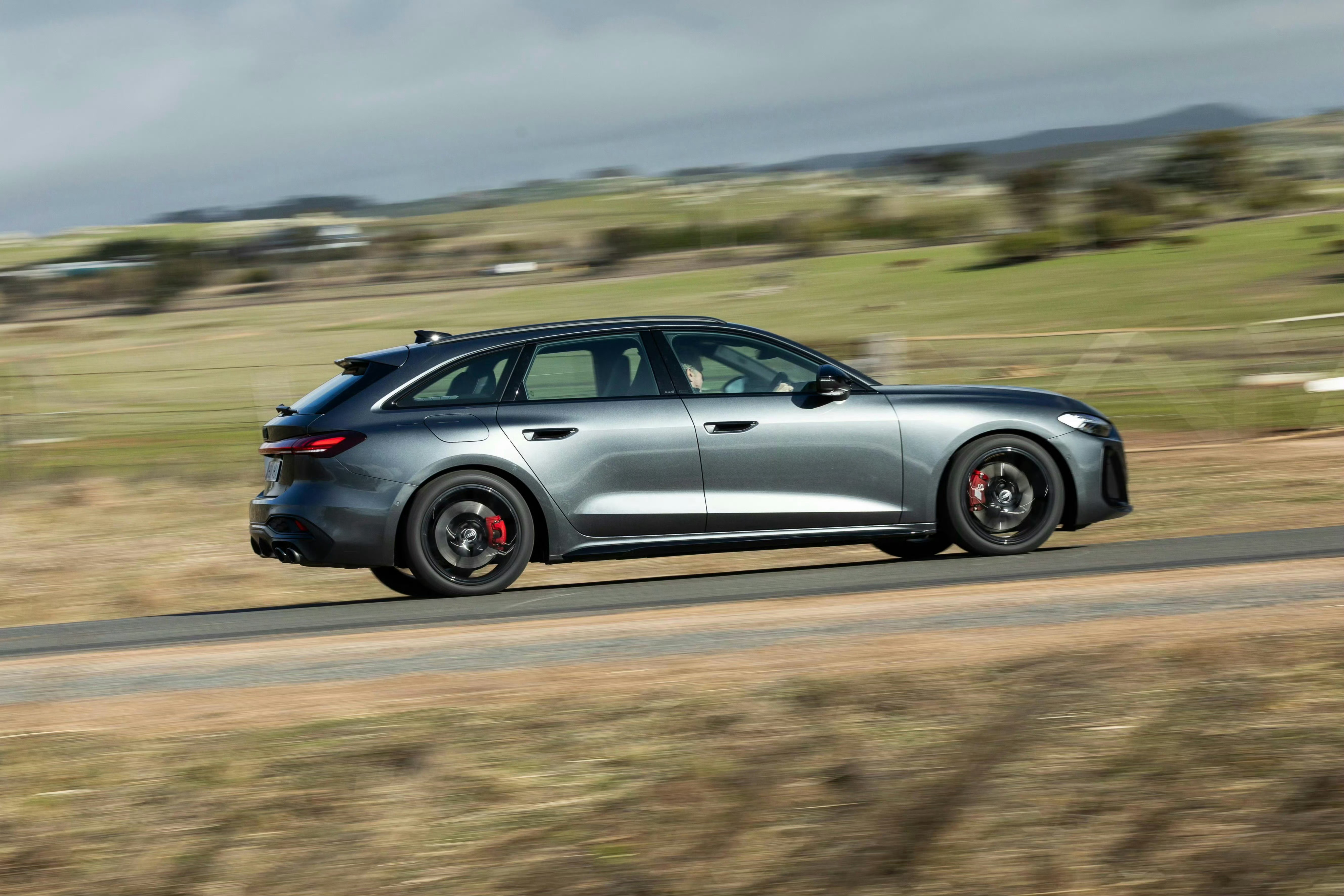 确定消息，26年引进奥迪S5 Avant，27年初引进奥迪Q9。汽场全开