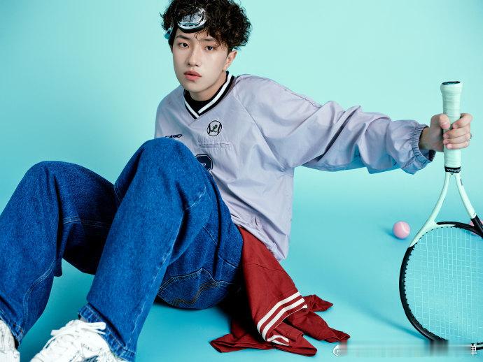 王一珩提前祝大家元旦快乐  王一珩分享原图 哇哦，王一珩的元旦祝福带着满满的诚意