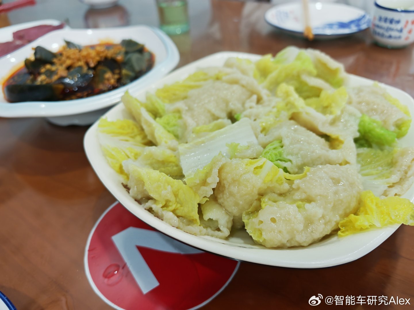 解锁新美食，徐沟的沾片子，就是把一块面压在一块叶子上，大概是制作比较麻烦，没能像