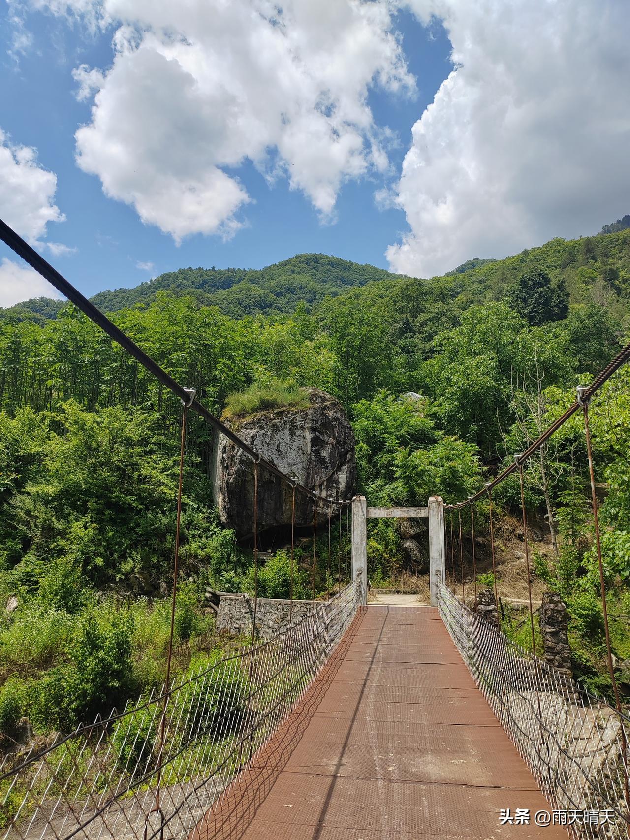 走进太白县黄柏塬景区，终于圆了十几年的梦想。

一直想去黄柏塬，总是以各种各样的