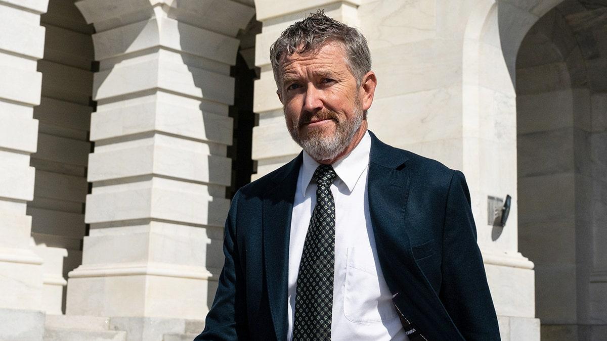 217:214！美1.2万亿预算案惊险过关，但共和党出现“内讧”，21名共和党众