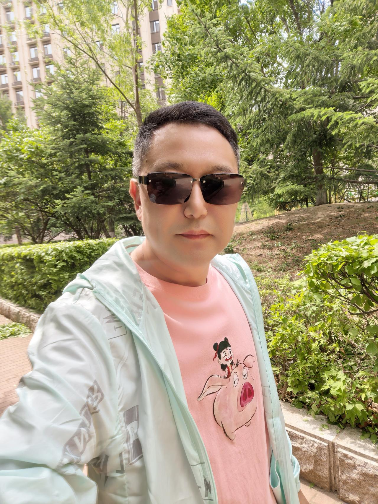 1、没有上过大学[大哭]
2、没有嫁给爱情[抓狂]
3、没有考虑清楚就结婚[翻白