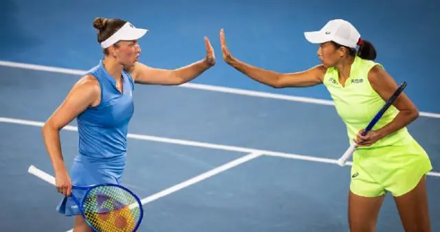 连救四个赛点！张帅/梅尔滕斯逆转晋级迈阿密四强