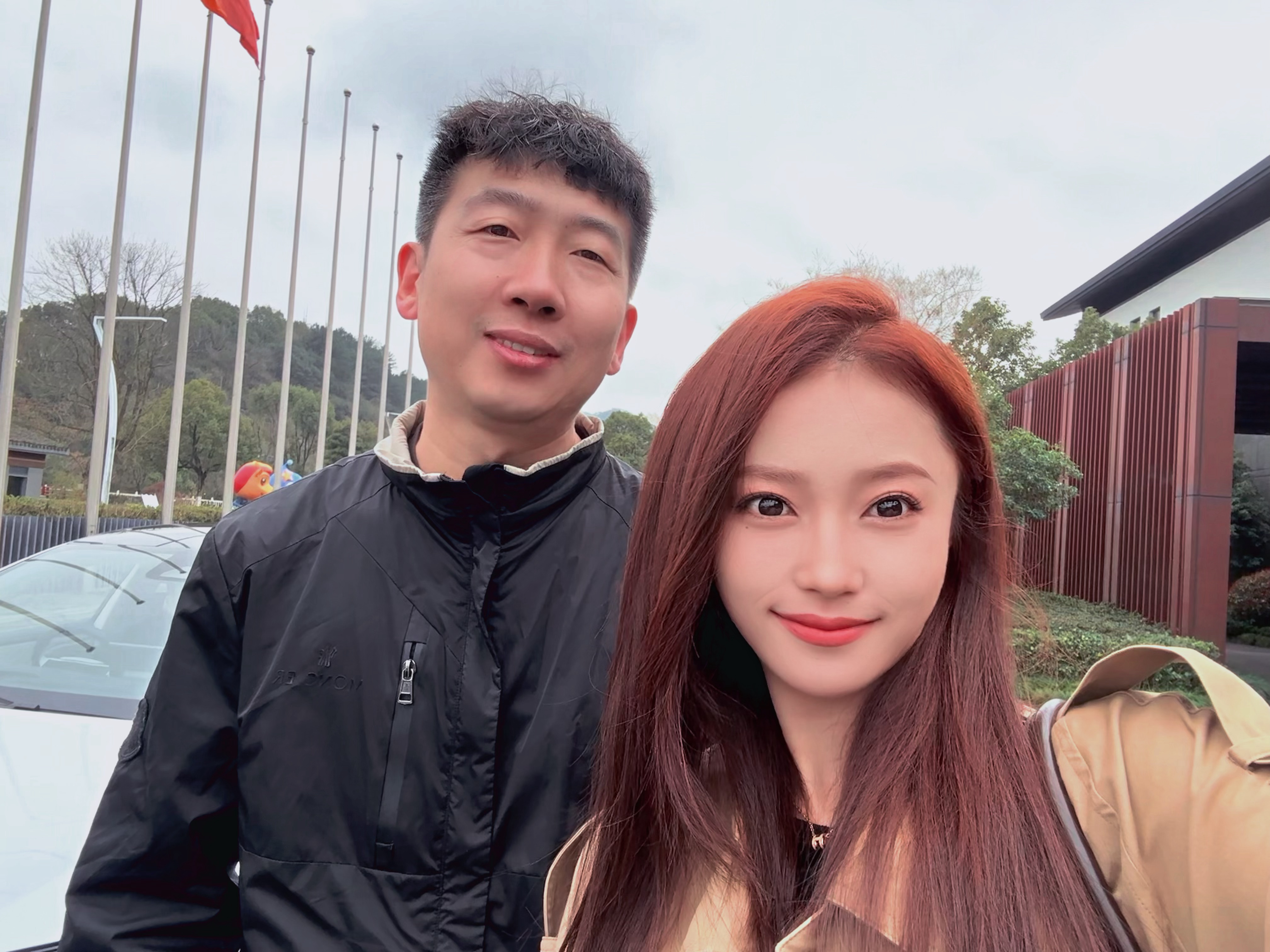 告诉你们什么叫合影默契，快看我和的完美同步，以后我一定多拍Live照片 