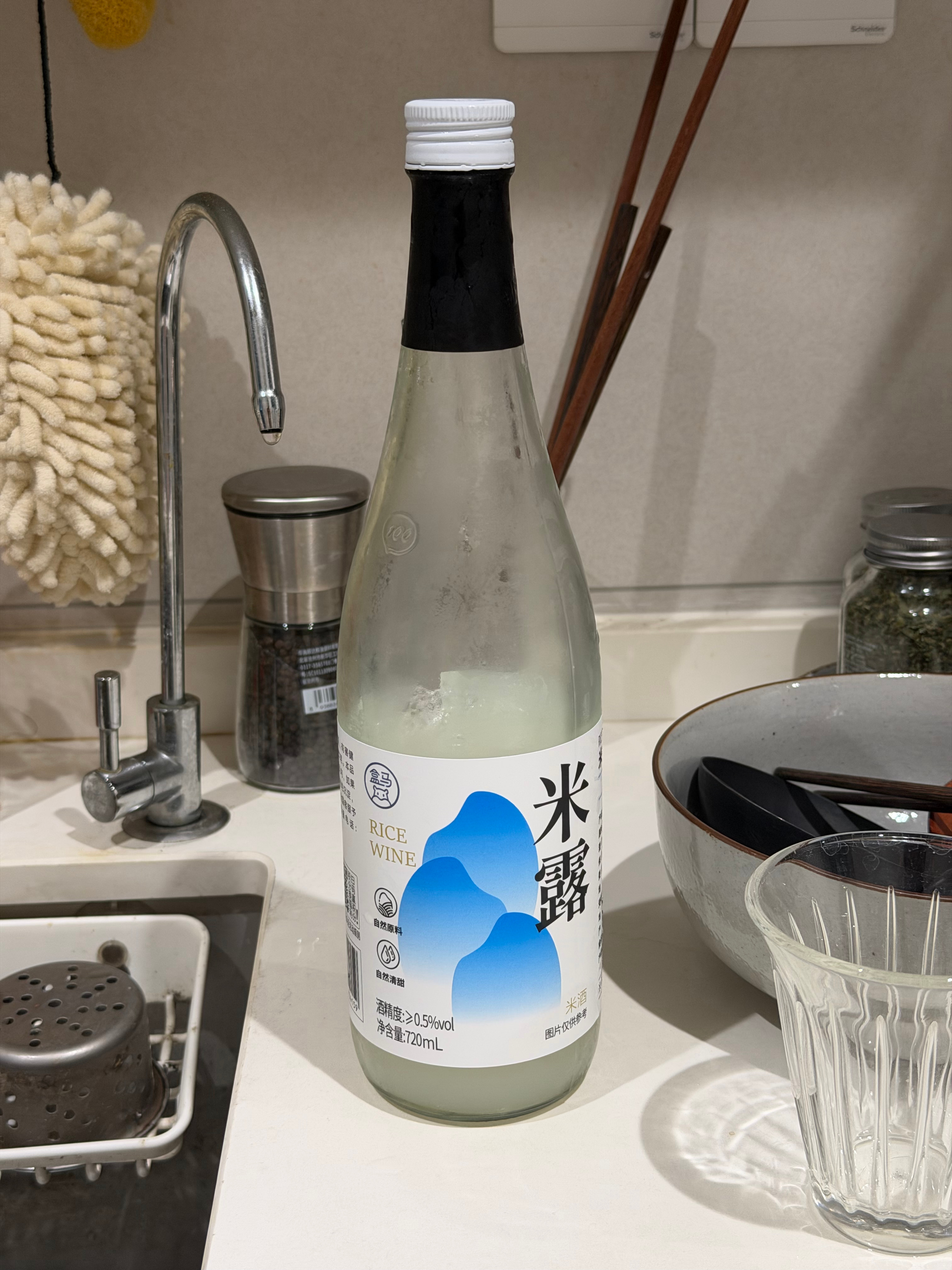 不是广告，盒马这个米露真的很好喝，我每天都要咕噜咕噜干一瓶，唯一不好的点是，我喝