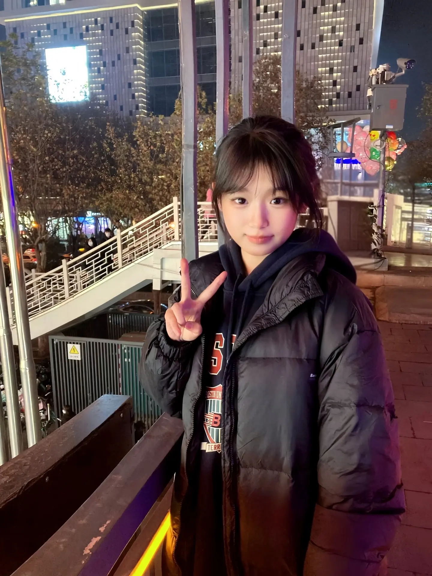 听不清的耳语最诚恳。看不到的内心都忠贞