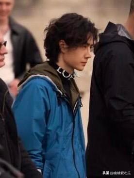 现在除了杜华
其他人都不关心王一博的谣言真假，不在乎他的私人生活了，只关心他的新