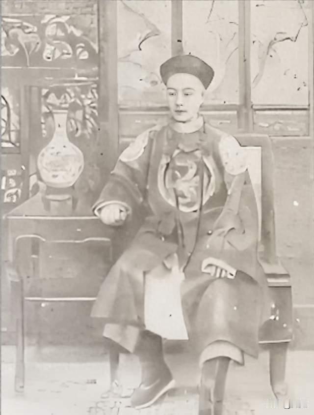 张之洞最凶险一关，晚清武昌城突然冒出个光绪皇帝，真假都是死局