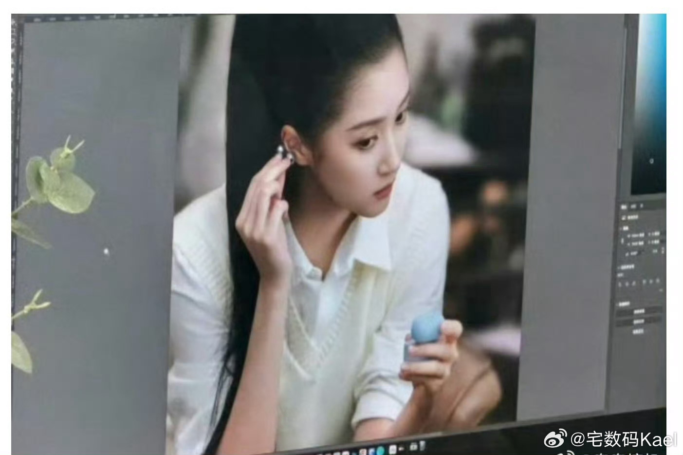 华为新耳夹耳机曝光 等了好久，2代的华为FreeClip终于要发布了，关晓彤戴的