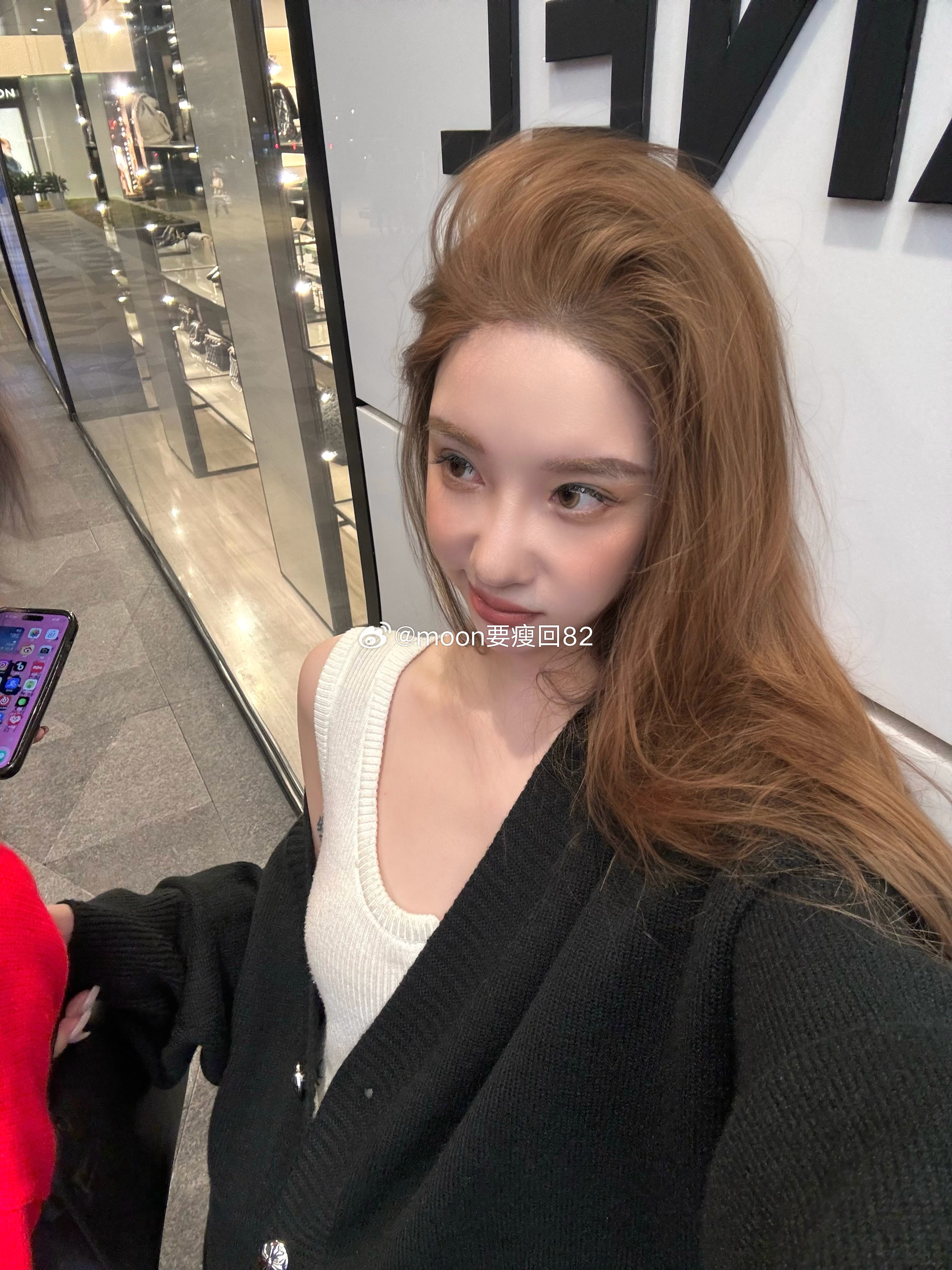 陪我取表 顺便拍组姐妹照 ​​​