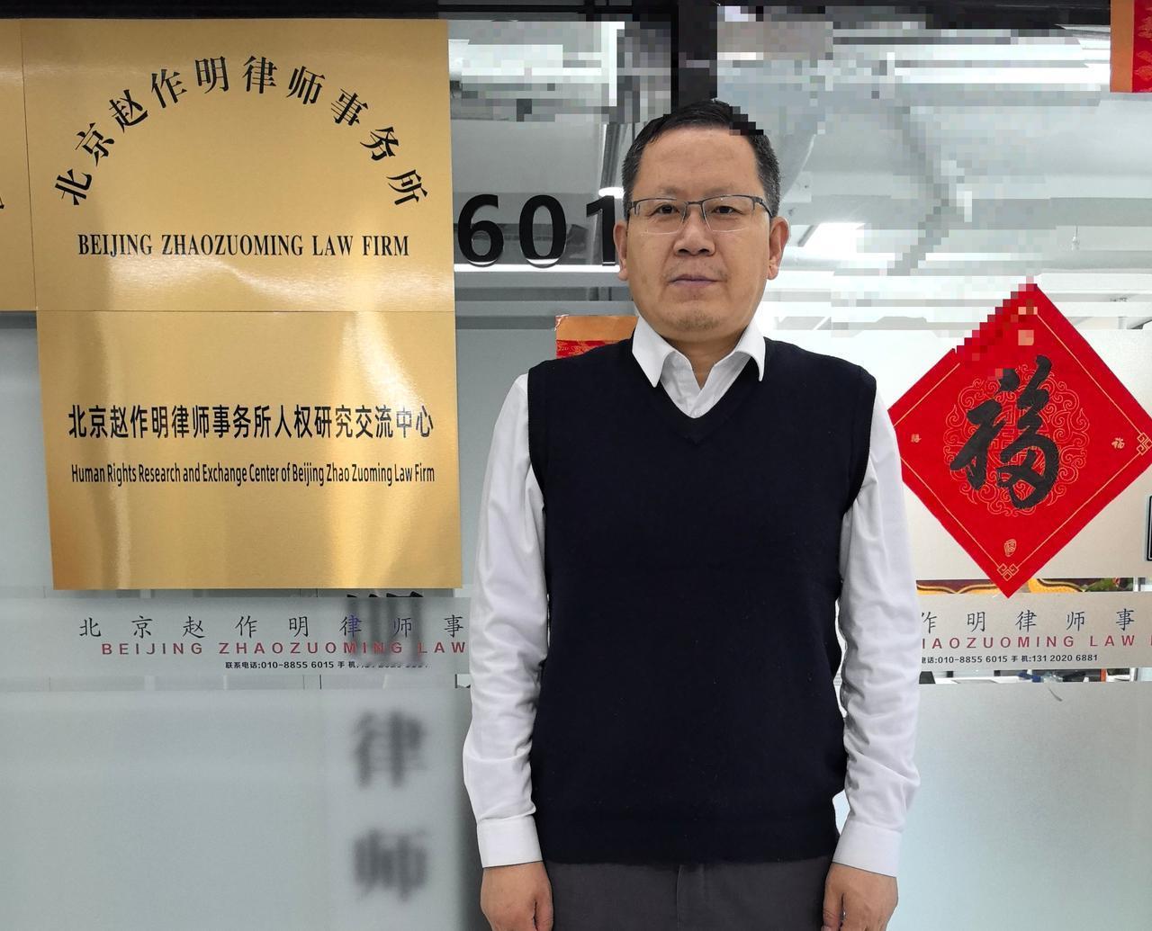 勇做和永做一名新时代的律师，不断通过个案和建议促进民主与法治建设。践行真正的初心