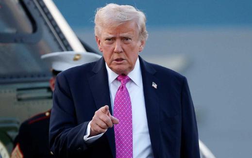 特朗普称，对瑞士加征关税，是因为不喜欢瑞士领导人对他的说话方式。
 
这事儿得从